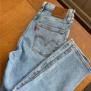 Levi’s Ribcage Straight light blue size 24 high rise ankle denim jeans